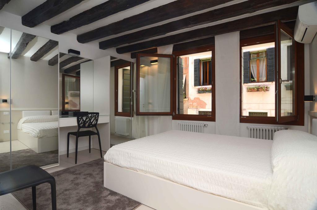 Mirrors Apartamento *