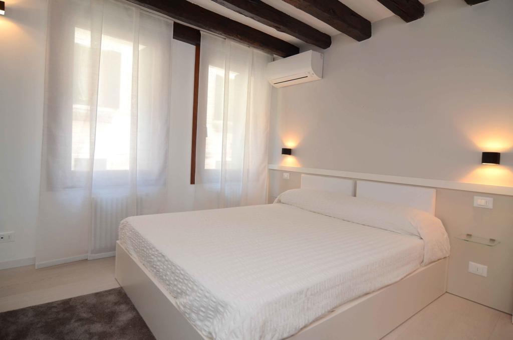 Apartamento Mirrors