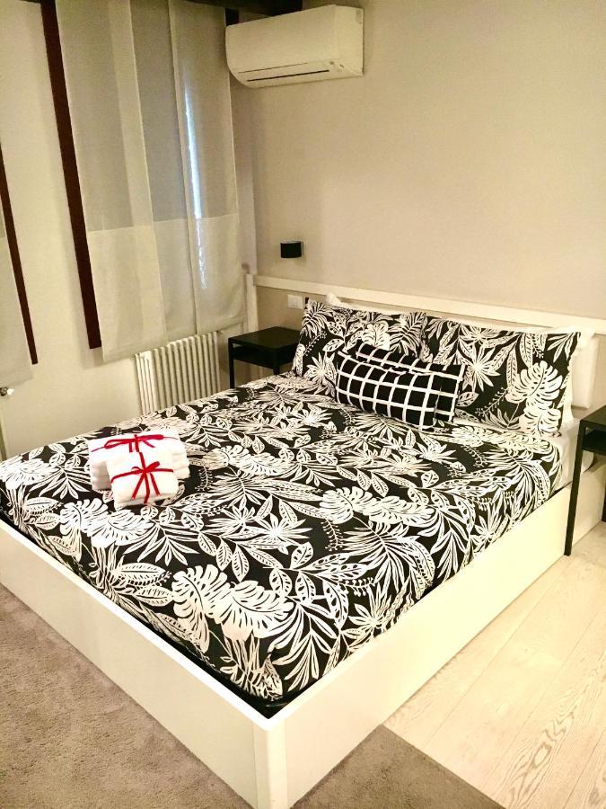 Mirrors Apartamento Venecia